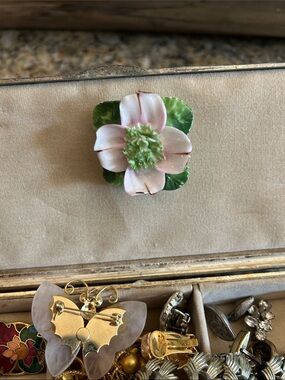 Healacraft Bone China Dogwood Flower Brooch 1960’s